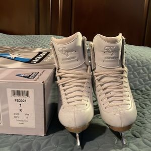 Jackson Evo figure skates size 1